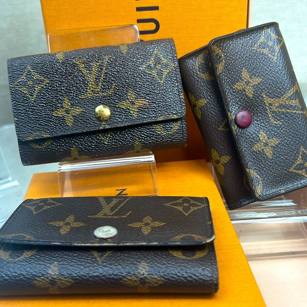 Louis Vuitton LOUIS VUITTON key  case Holder